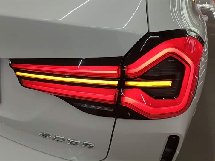 Фото 8 - BMW iX3