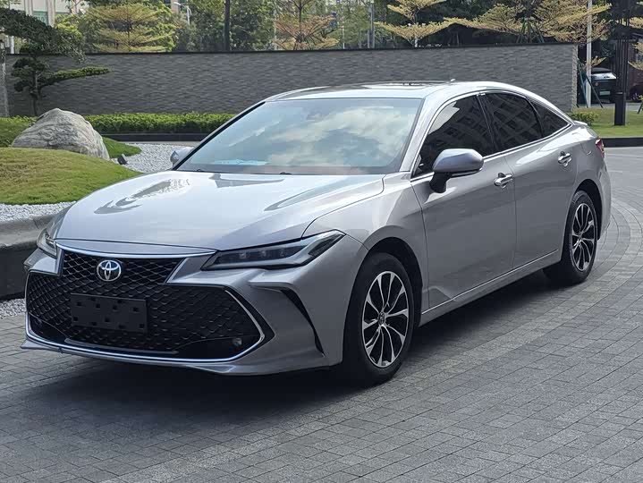 Фото 1 - Toyota Avalon