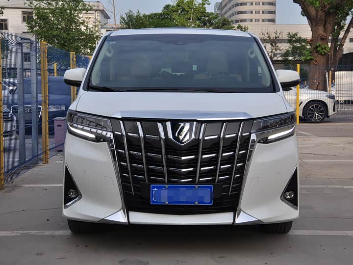 Фото 2 - Toyota Alphard