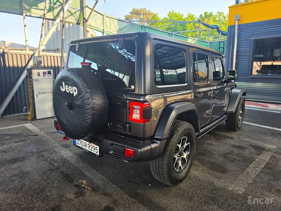Фото 2 - Jeep Wrangler