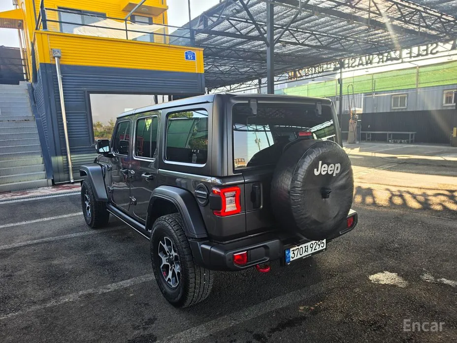 Фото 4 - Jeep Wrangler