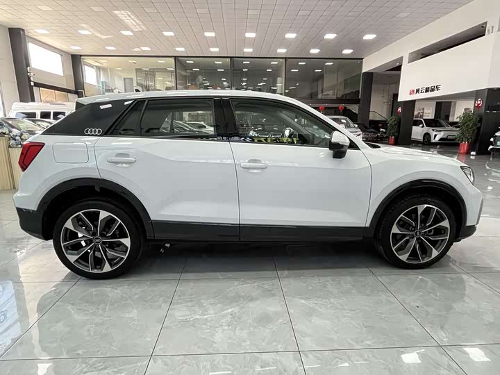 Фото 6 - Audi Q2L