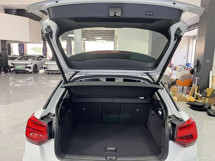 Фото 9 - Audi Q2L