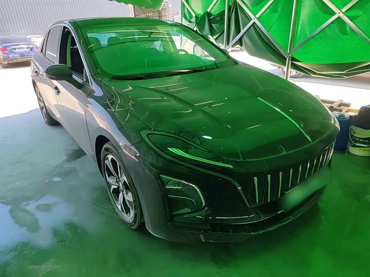 Zdjęcie 4 - Hongqi E-QM5