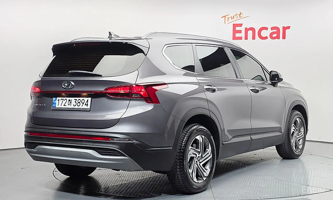 Фото 2 - Hyundai Santa Fe