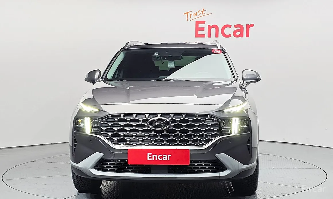 Фото 3 - Hyundai Santa Fe