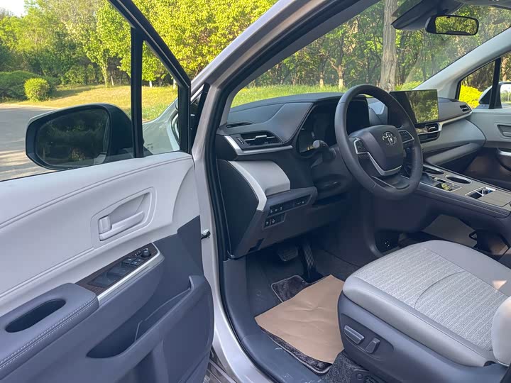 2026 Toyota Sienna