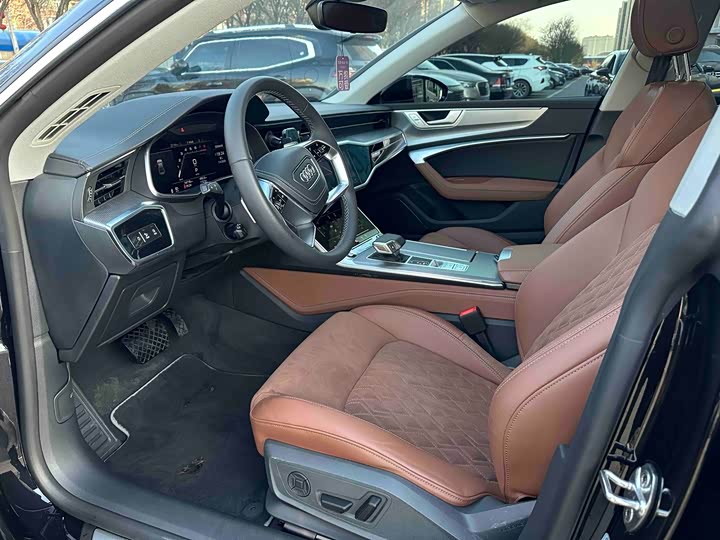 2025 Audi A7L