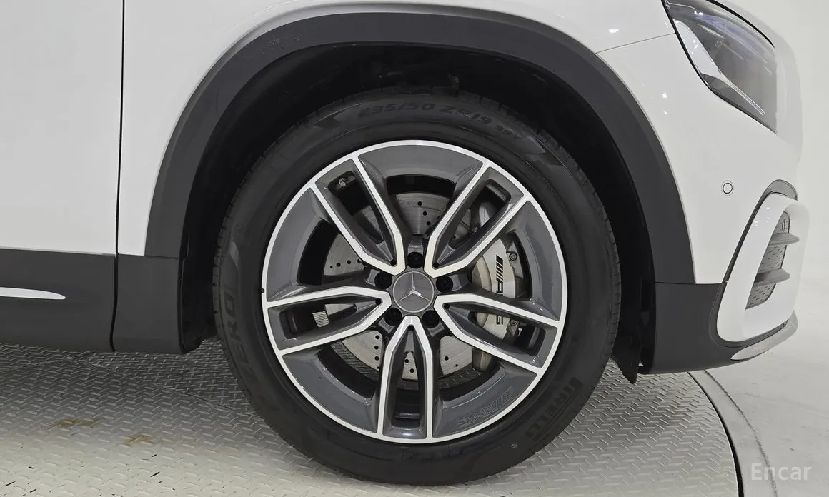 Mercedes-Benz GLB-Class 2020 AMG GLB35 4MATIC