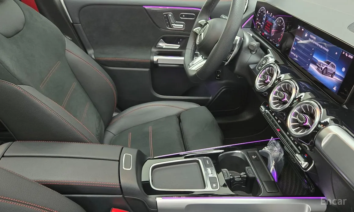 Mercedes-Benz GLB-Class 2020 AMG GLB35 4MATIC