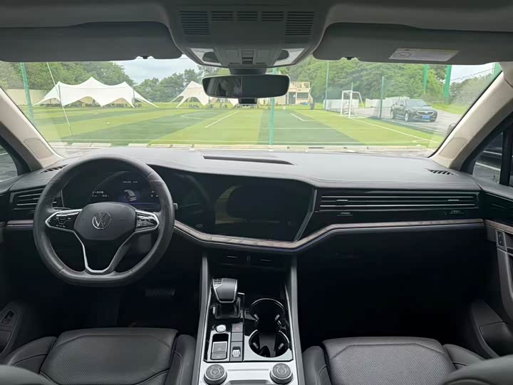 Фото 5 - Volkswagen Touareg