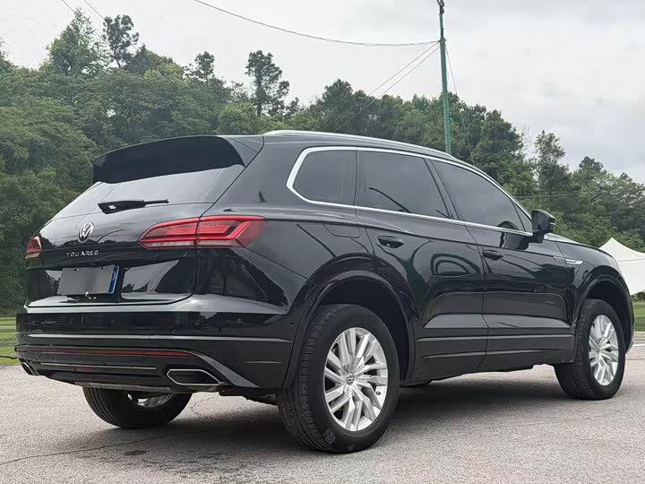 Фото 9 - Volkswagen Touareg