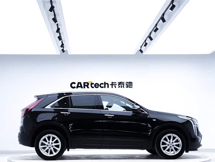 Фото 4 - Cadillac XT4