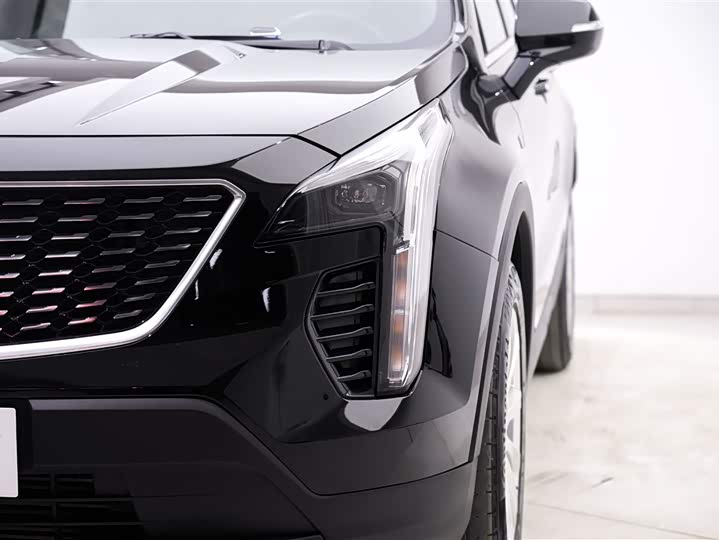 Фото 9 - Cadillac XT4