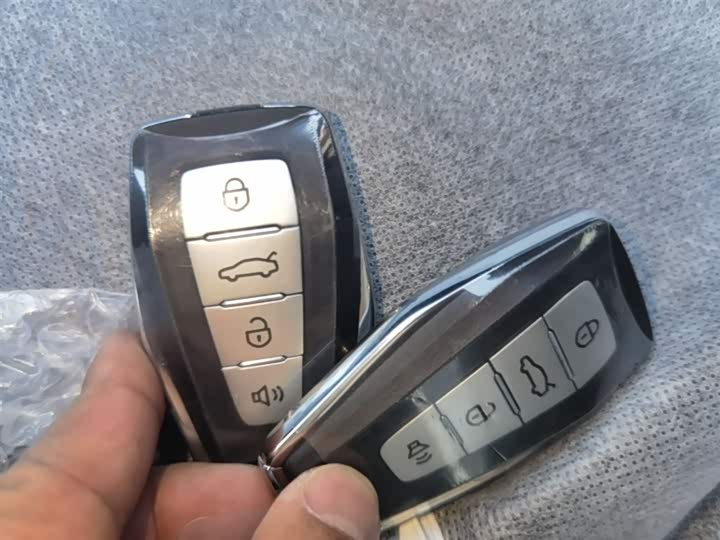 Geely Emgrand 2026 2026款 400万纪念款 1.5L CVT飞越型
