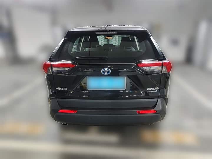 Фото 9 - Toyota RAV4