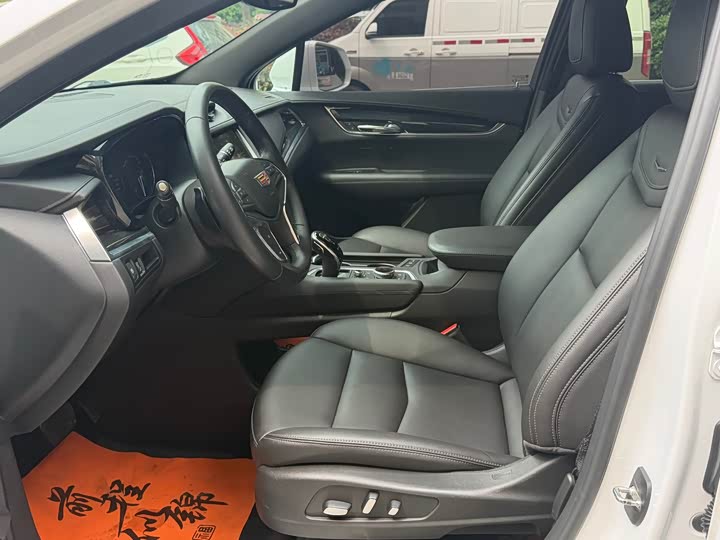 Фото 5 - Cadillac XT5