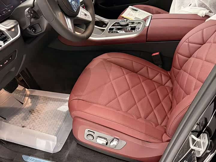 BMW X5 2026 2026款 xDrive 40Li M运动曜夜套装