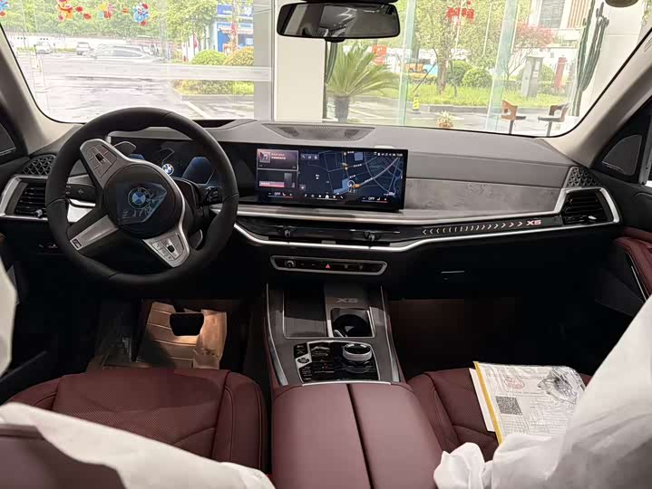 BMW X5 2026 2026款 xDrive 40Li M运动曜夜套装