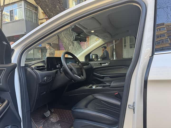 Фото 4 - Ford Edge