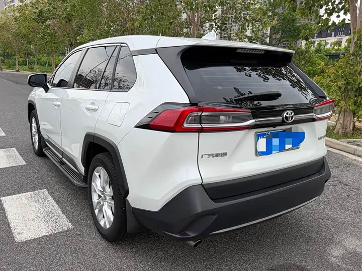 Фото 6 - Toyota Wildlander