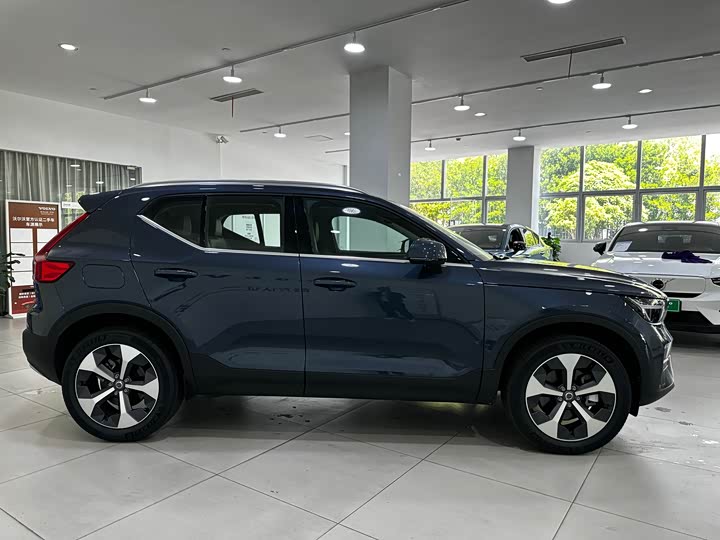 2026 Volvo XC40