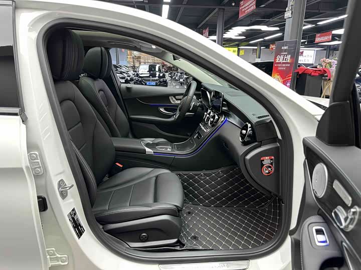Фото 7 - Mercedes-Benz C-Class