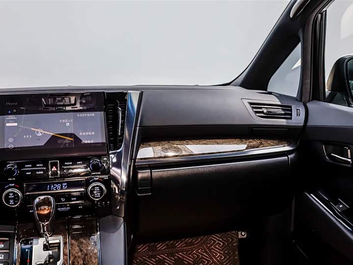 Toyota Alphard 2021 2021款 双擎 2.5L 尊贵版