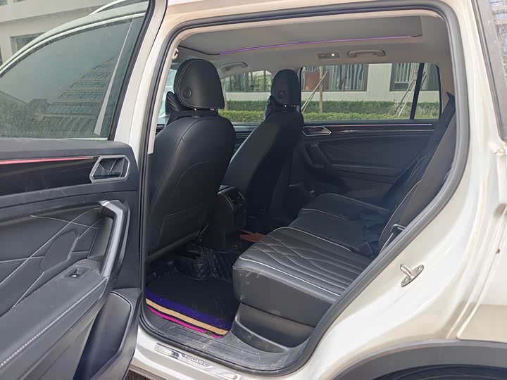 Фото 6 - Volkswagen Tiguan L Pro