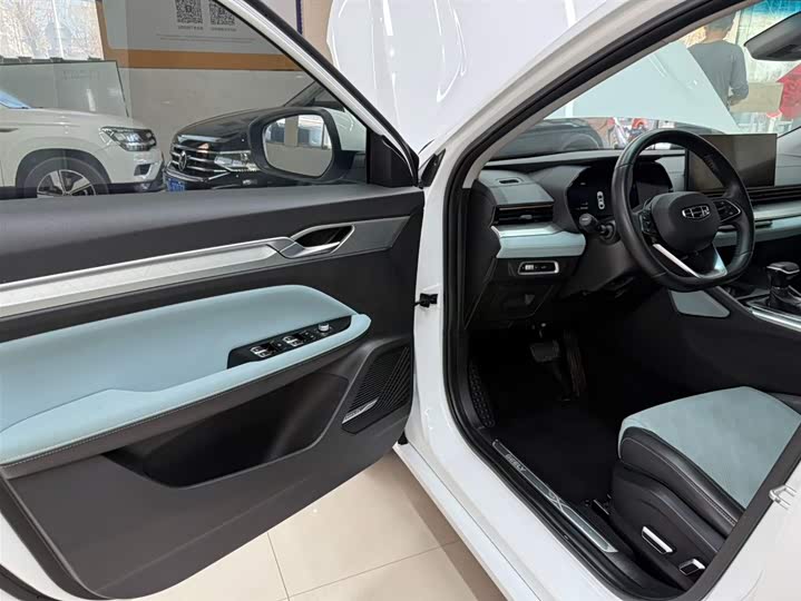 Geely Emgrand L 2022 2022款 1.4T CVT至尊型