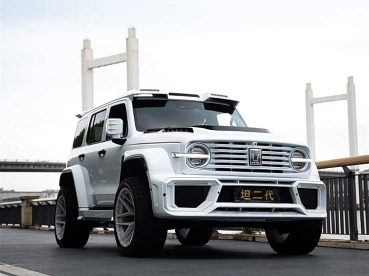 2025 Tank 300 Hybrid