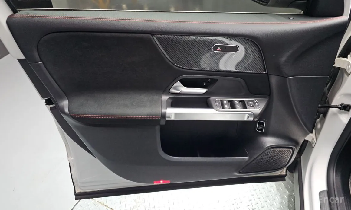 Mercedes-Benz GLB-Class 2020 GLB250 4MATIC