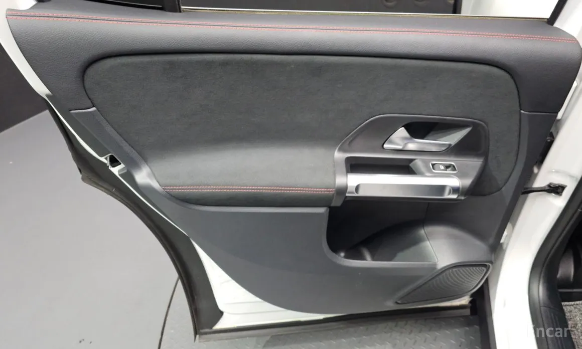 Mercedes-Benz GLB-Class 2020 GLB250 4MATIC