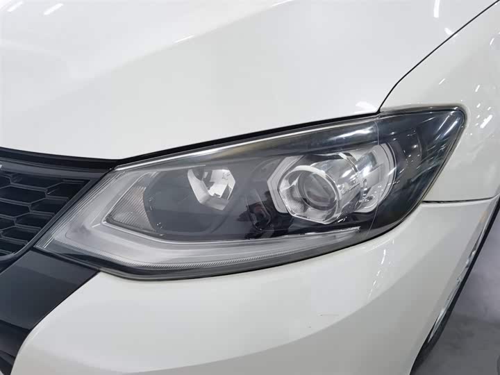 Zdjęcie 7 - Nissan Tiida