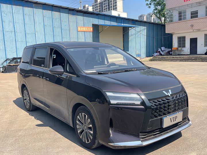Фото 3 - Wuling Starlight 730