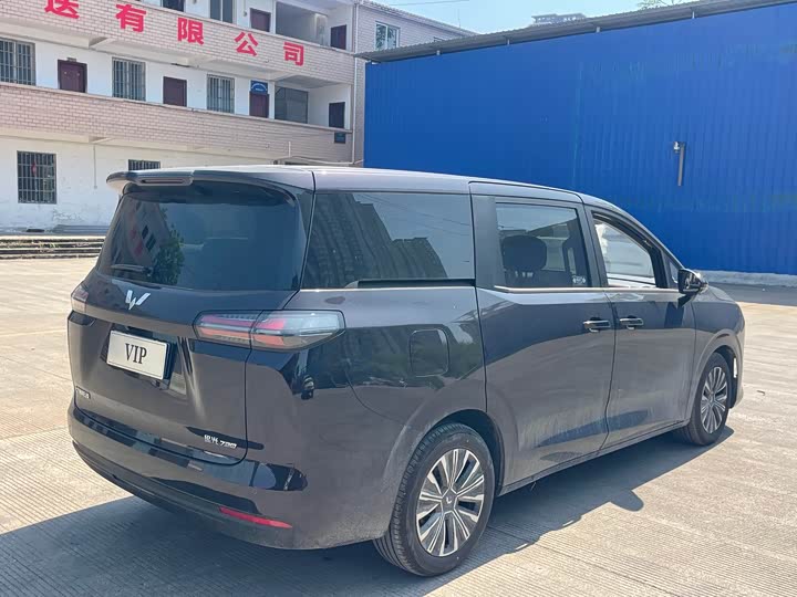 Фото 5 - Wuling Starlight 730