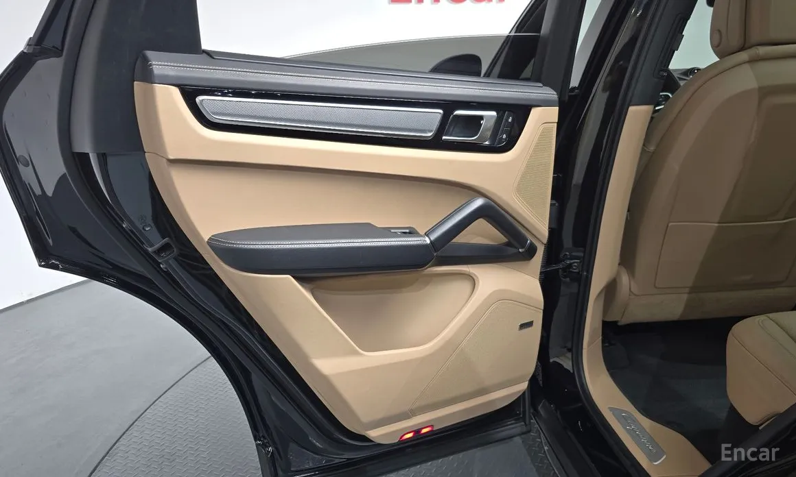 Porsche Cayenne 2019 3.0 E-HYBRID COUPE PLATINUM EDITION