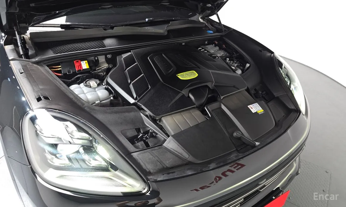 Porsche Cayenne 2019 3.0 E-HYBRID COUPE PLATINUM EDITION