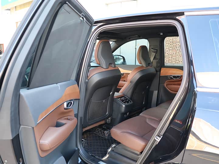 Volvo XC90 2025 2025款 B6 智逸豪华版 7座