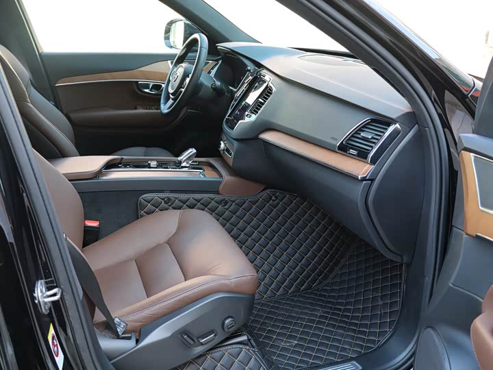 Volvo XC90 2025 2025款 B6 智逸豪华版 7座