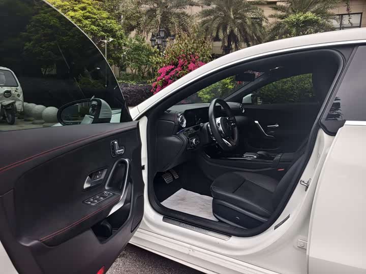 Mercedes-Benz CLA-Class 2022 2022款 CLA 200 猎跑车