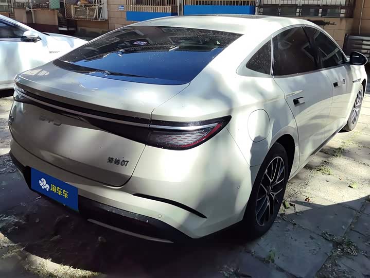 BYD Seal 07 DM-i Hybrid 2025 2025款 智驾版 DM-i 1.5T 125km 旗舰型