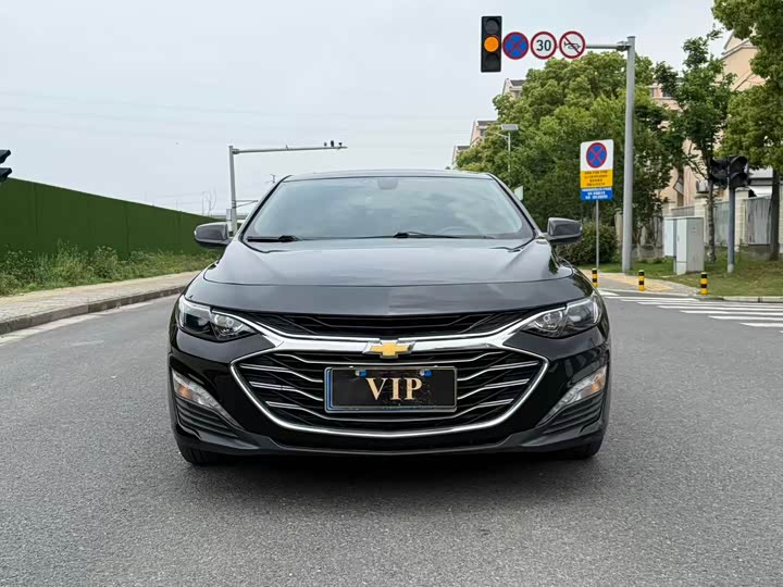 Фото 2 - Chevrolet Malibu XL
