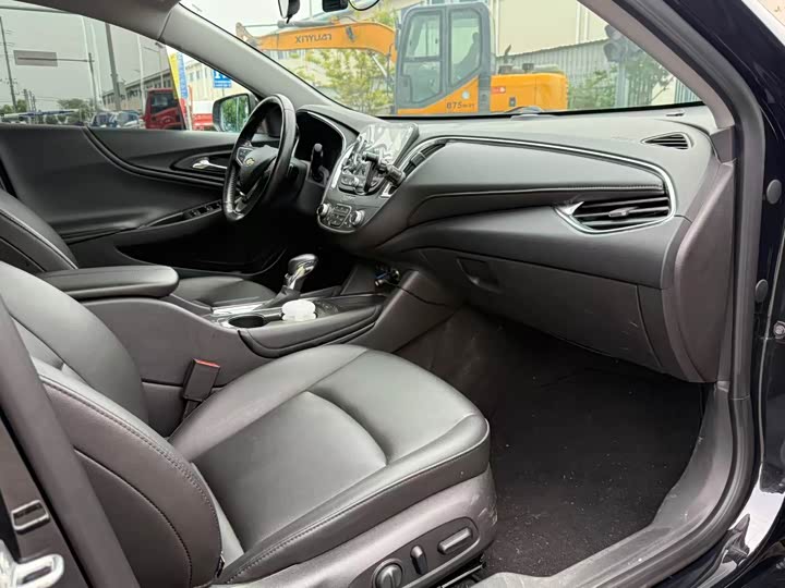 Фото 9 - Chevrolet Malibu XL