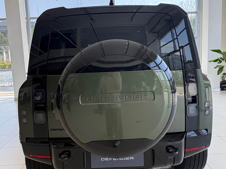 2026 Land Rover Defender