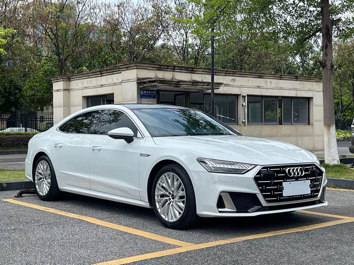 Фото 3 - Audi A7L