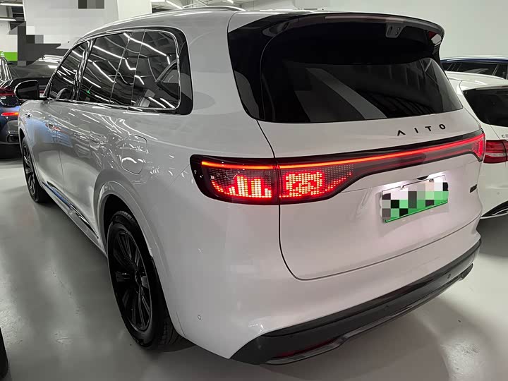 Aito M8 2025 2025款 增程 Max+版 53.4kWh 6座版 (192线激光雷达）