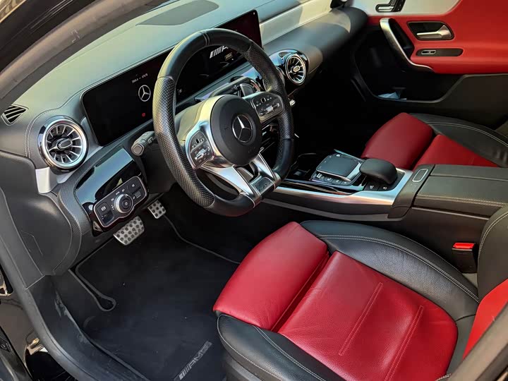 Фото 9 - Mercedes-Benz A-Class AMG
