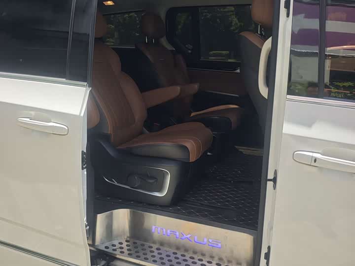 Maxus G20 2021 2021款 PLUS 2.0T 汽油自动豪华版