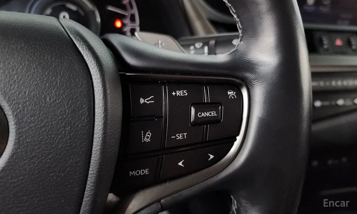 Lexus ES 2018 Luxury